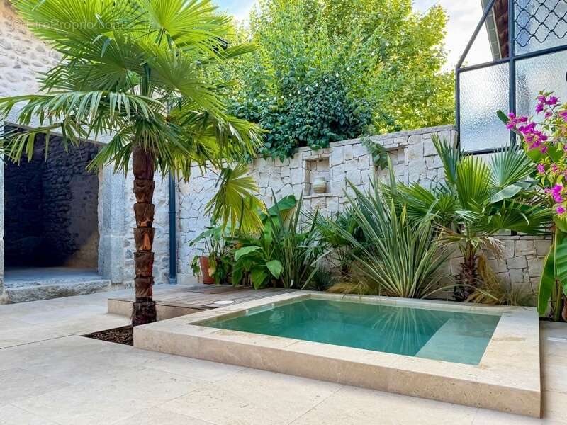 Maison à VETRAZ-MONTHOUX