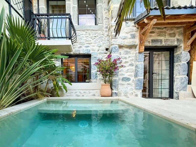 Maison à VETRAZ-MONTHOUX