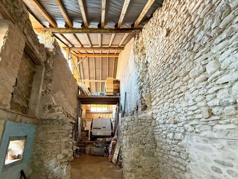 Maison à VETRAZ-MONTHOUX