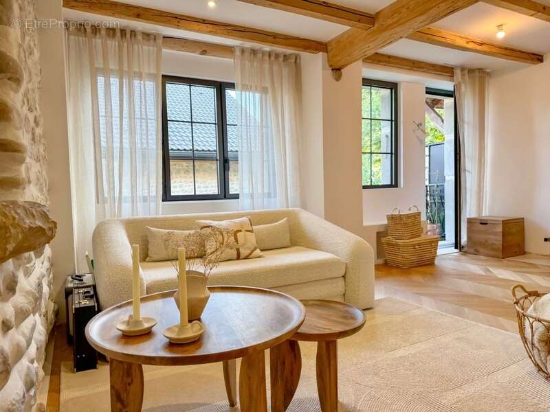 Maison à VETRAZ-MONTHOUX