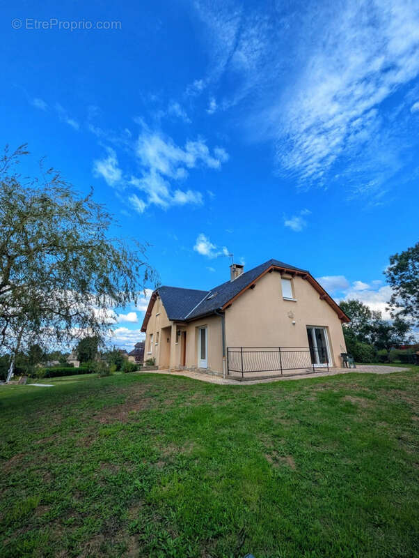 Maison à LUC-LA-PRIMAUBE