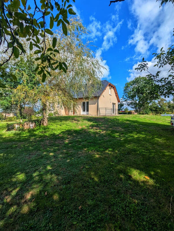 Maison à LUC-LA-PRIMAUBE