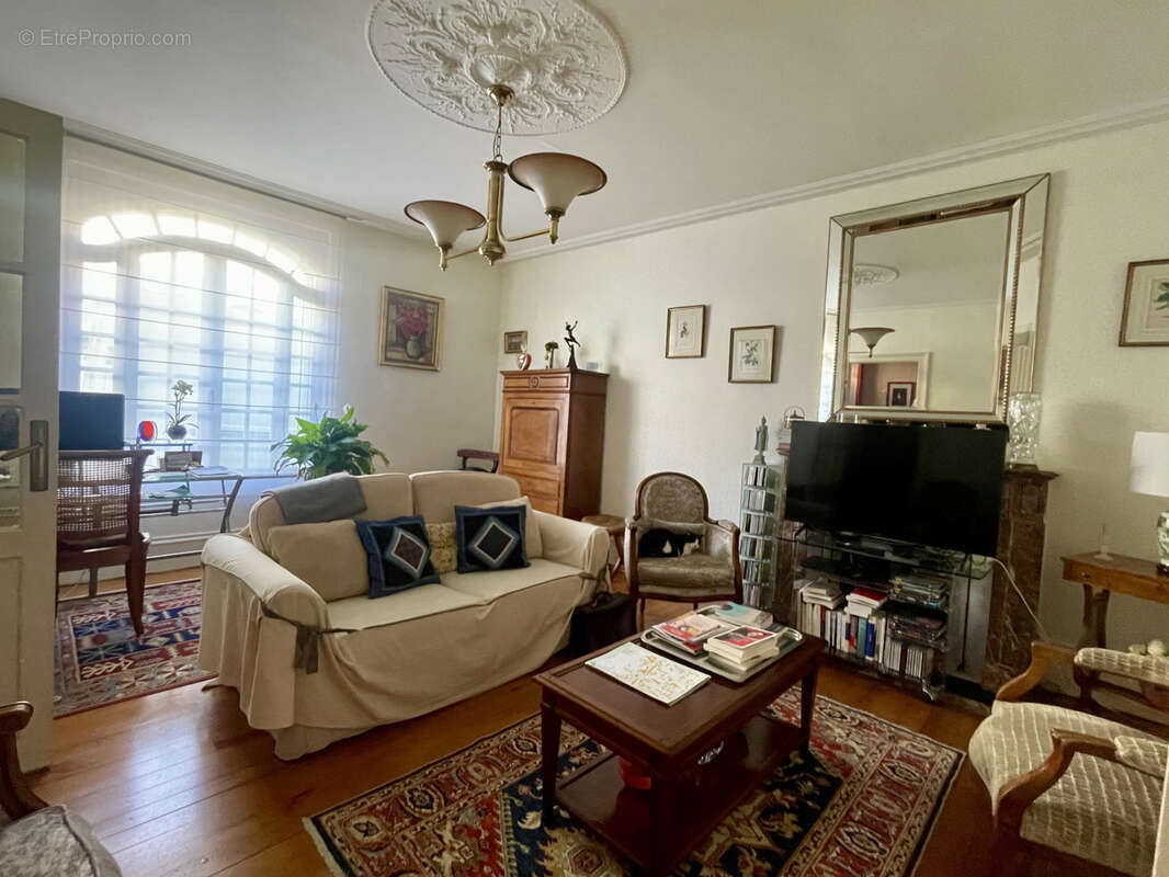 Maison à L&#039;ISLE-D&#039;ESPAGNAC