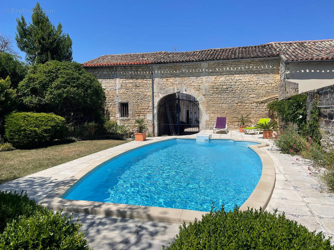 Maison à L&#039;ISLE-D&#039;ESPAGNAC