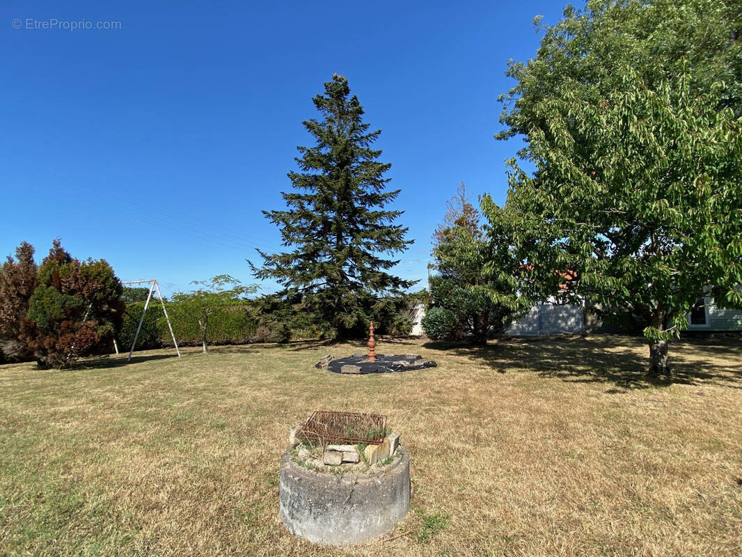 Terrain à SAINT-MICHEL-CHEF-CHEF