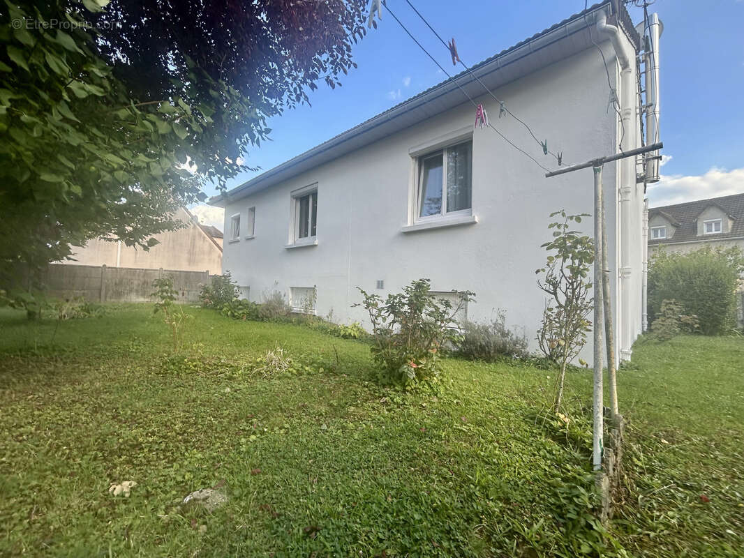 Maison à SAINT-MESMES