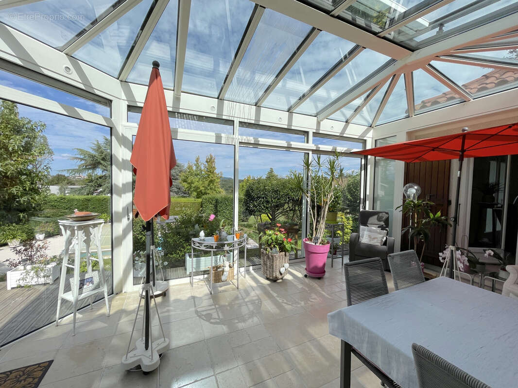 Maison à CHARBONNIERES-LES-BAINS