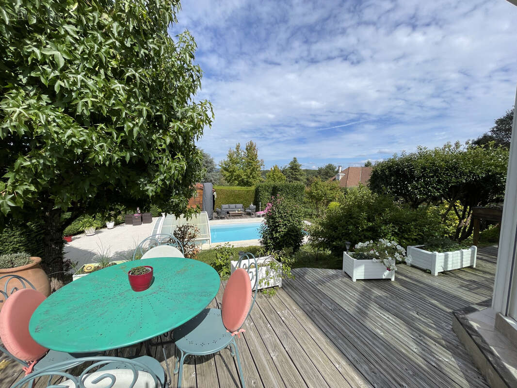 Maison à CHARBONNIERES-LES-BAINS