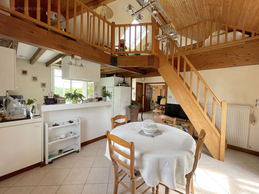 Maison à CHARBONNIERES-LES-BAINS