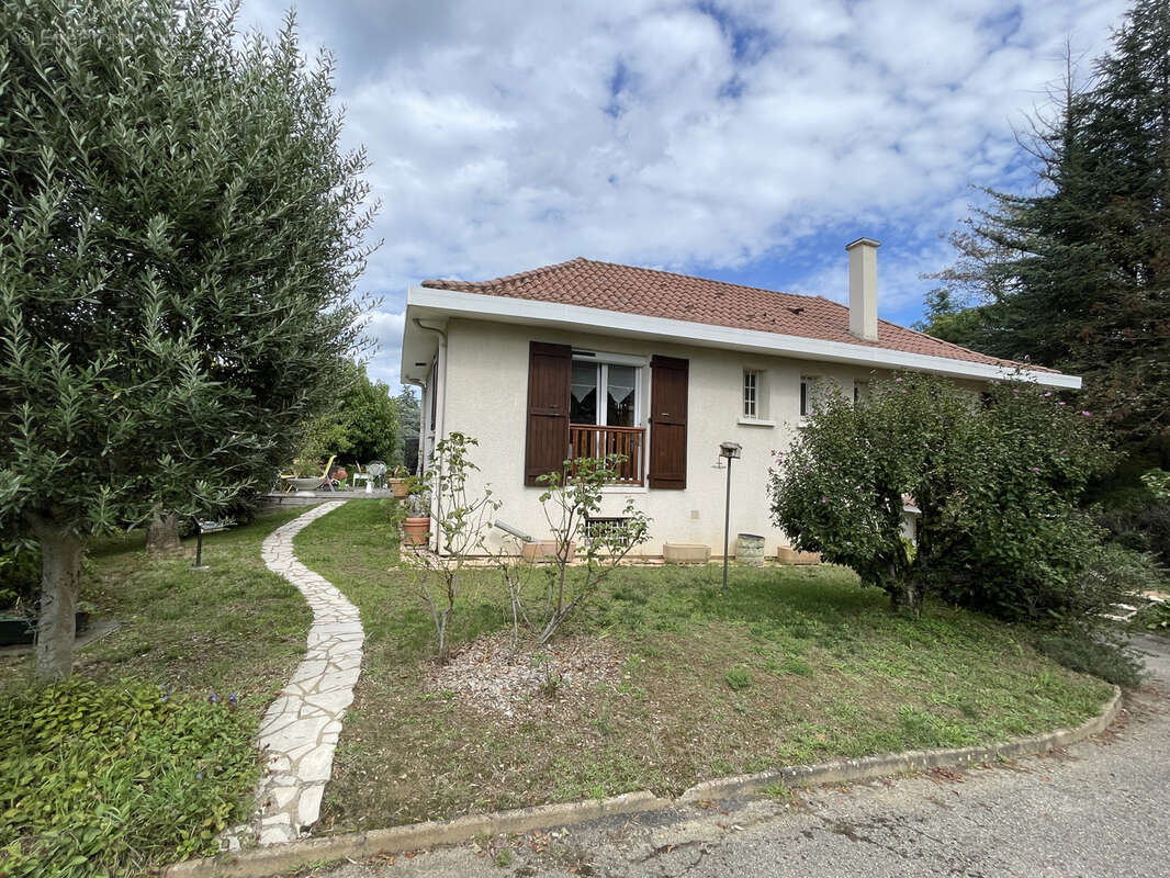 Maison à CHARBONNIERES-LES-BAINS
