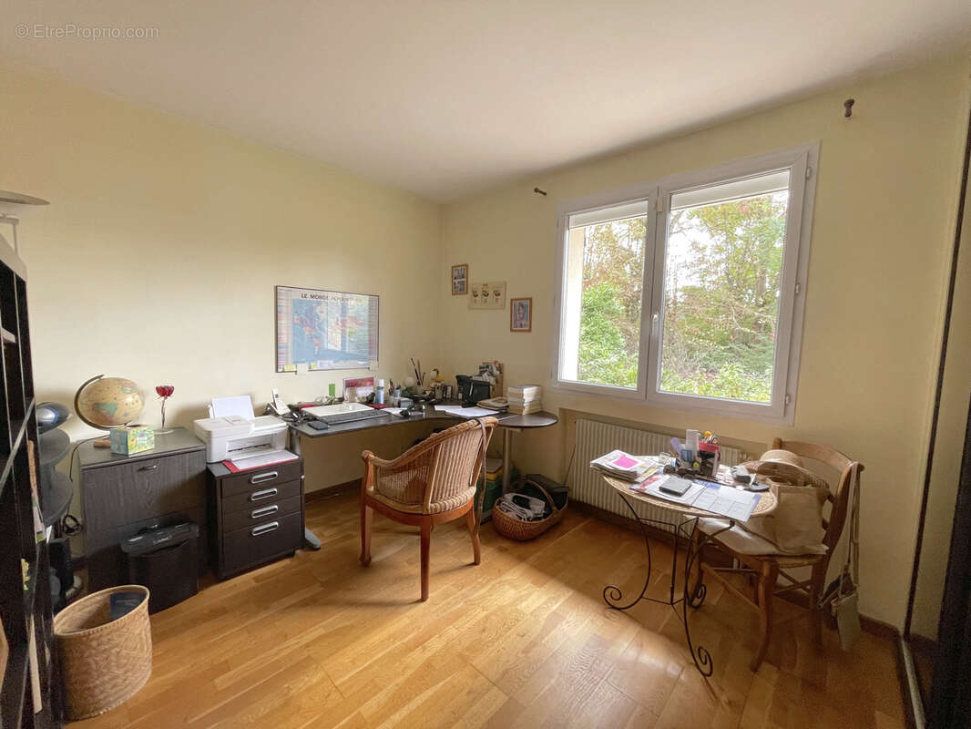 Maison à CHARBONNIERES-LES-BAINS