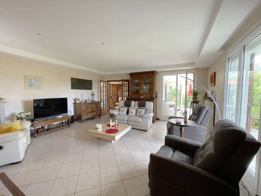 Maison à CHARBONNIERES-LES-BAINS