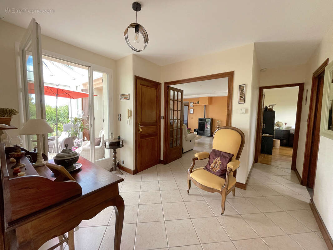 Maison à CHARBONNIERES-LES-BAINS