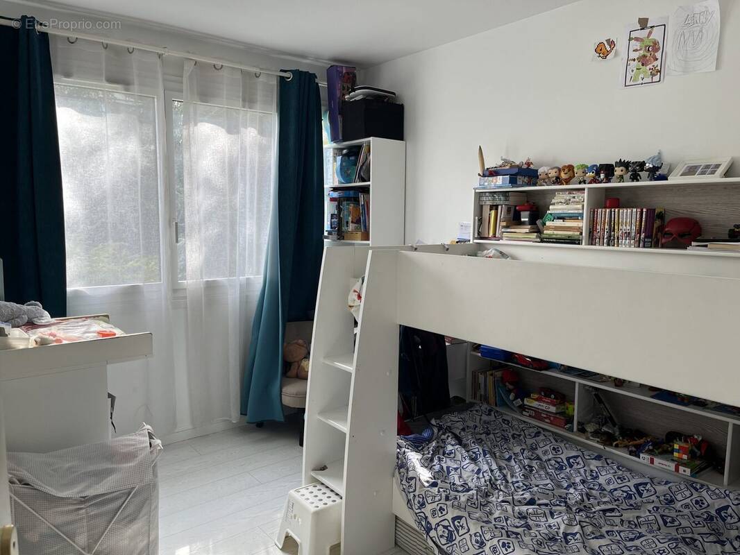 Appartement à FONTENAY-LE-FLEURY