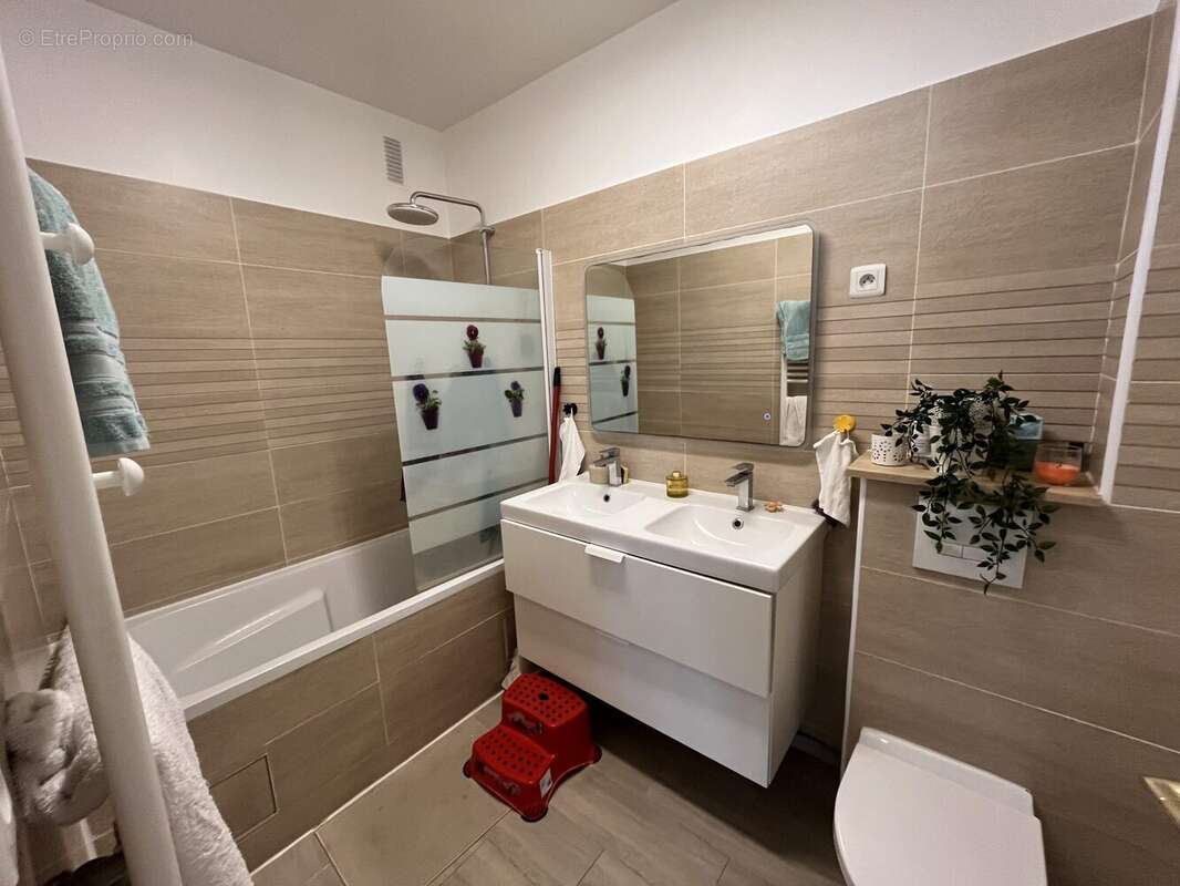 Appartement à FONTENAY-LE-FLEURY