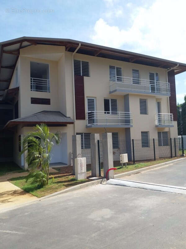 Appartement à REMIRE-MONTJOLY