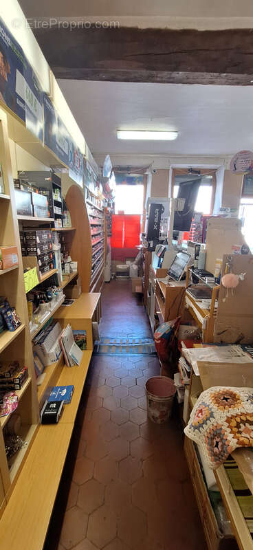 Commerce à VILLENEUVE-L&#039;ARCHEVEQUE