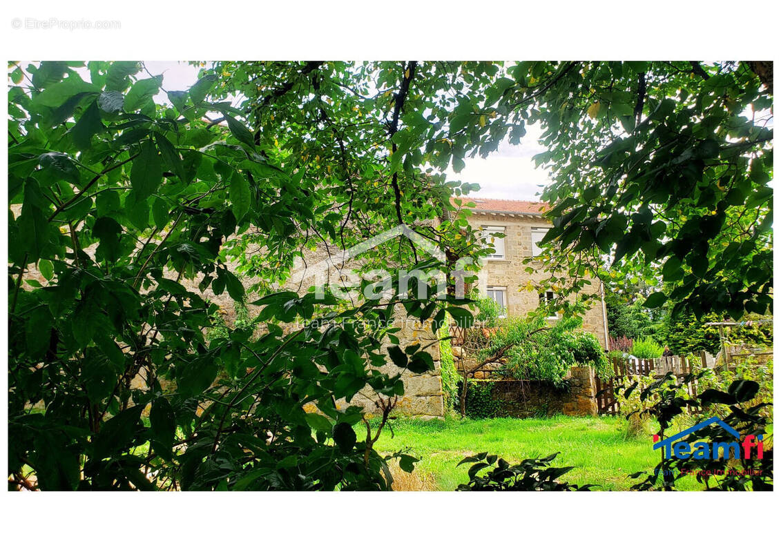 Maison à SAINT-PAL-DE-MONS