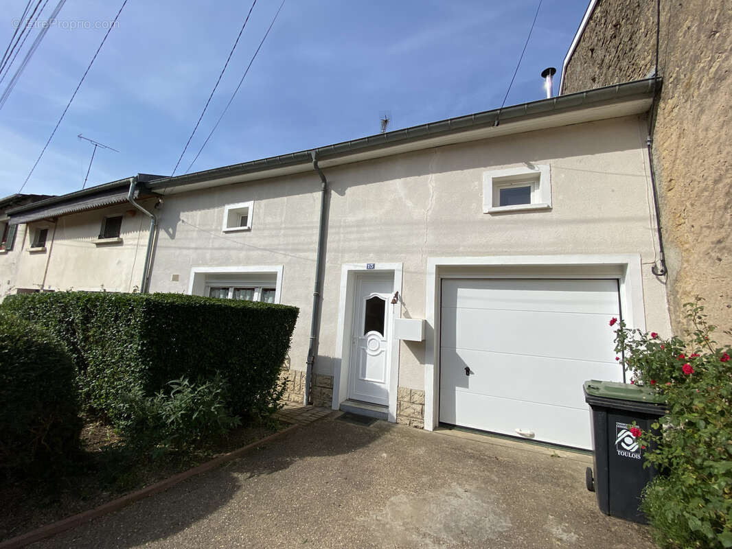 Maison à DOMEVRE-EN-HAYE