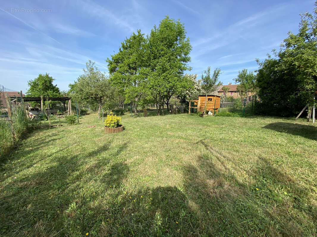Maison à DOMEVRE-EN-HAYE