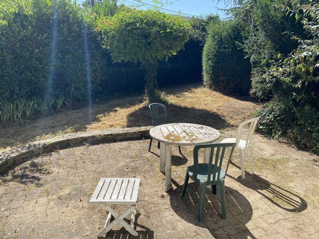 Maison à SAINT-GEORGES-DES-GARDES