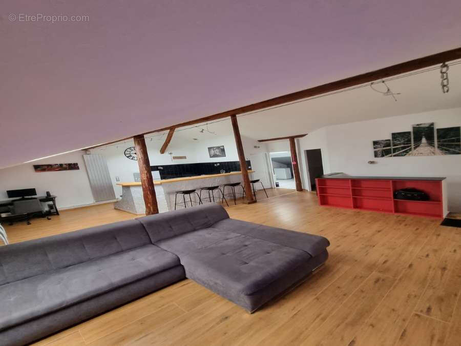 Appartement à DAMELEVIERES