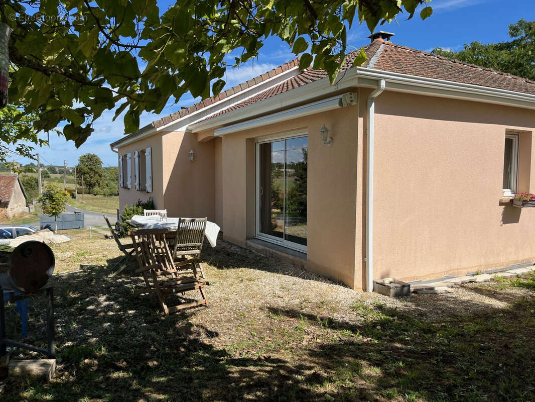 Maison à COUSSAC-BONNEVAL
