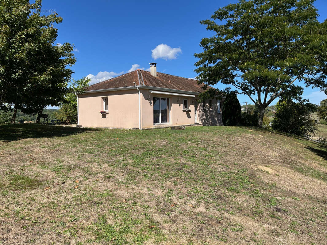 Maison à COUSSAC-BONNEVAL