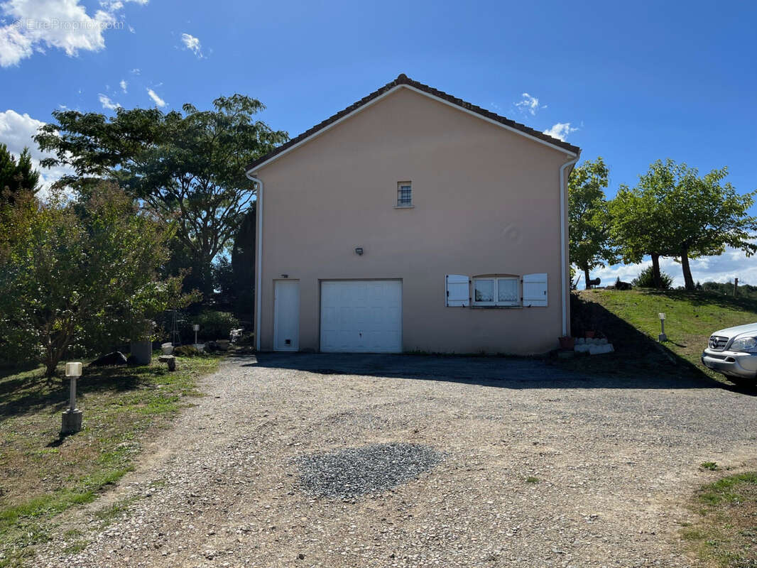 Maison à COUSSAC-BONNEVAL