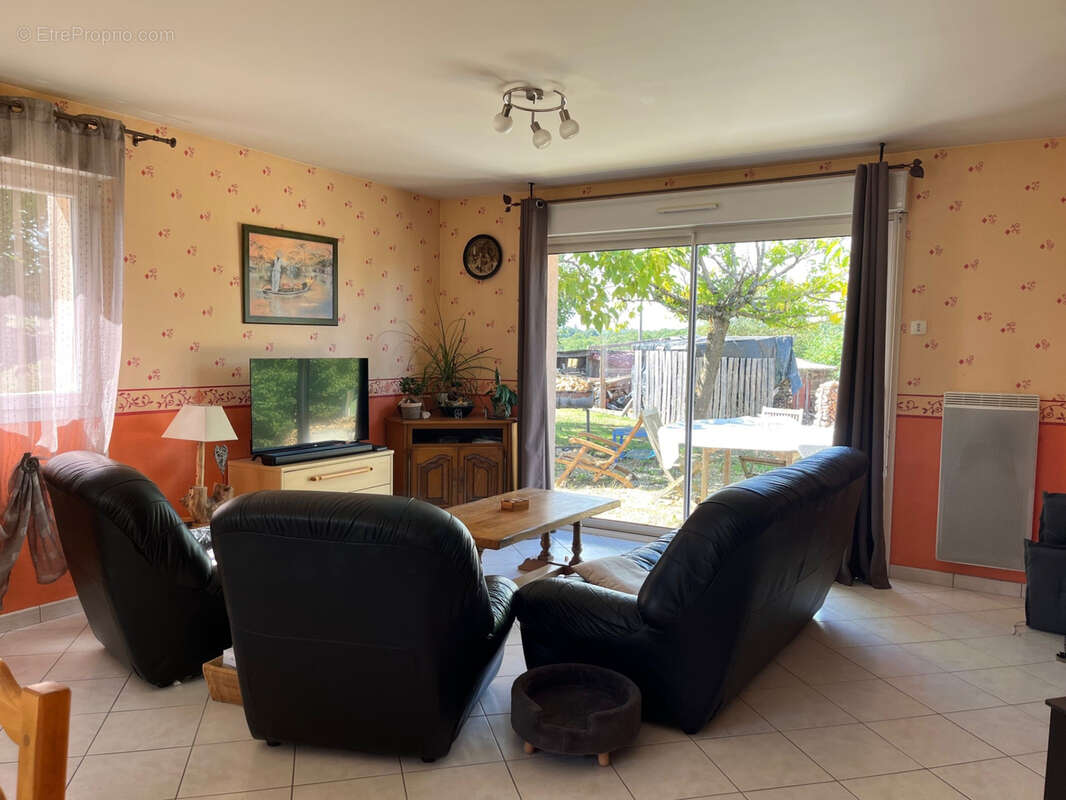 Maison à COUSSAC-BONNEVAL