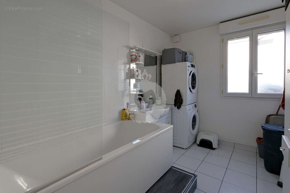 Appartement à SAINT-MAUR-DES-FOSSES