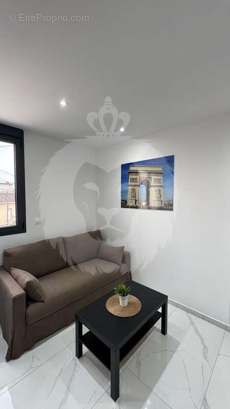 Autre à PARAY-VIEILLE-POSTE