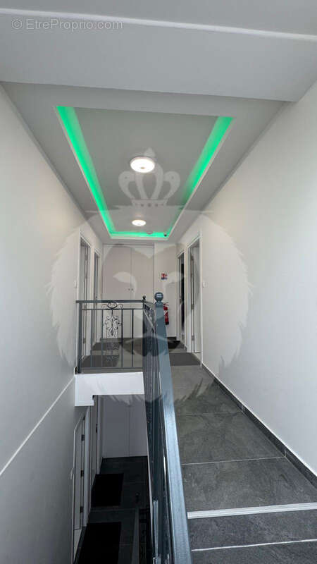 Autre à PARAY-VIEILLE-POSTE