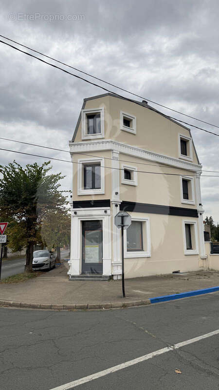 Autre à PARAY-VIEILLE-POSTE