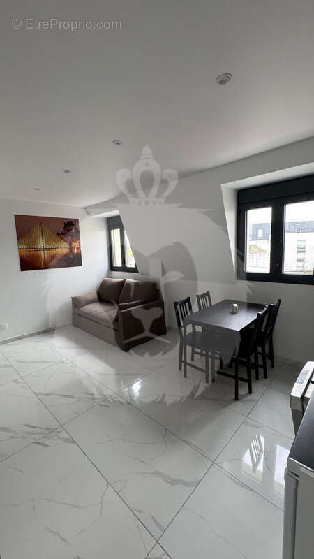 Autre à PARAY-VIEILLE-POSTE