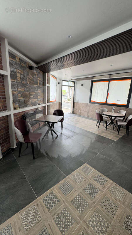 Autre à PARAY-VIEILLE-POSTE