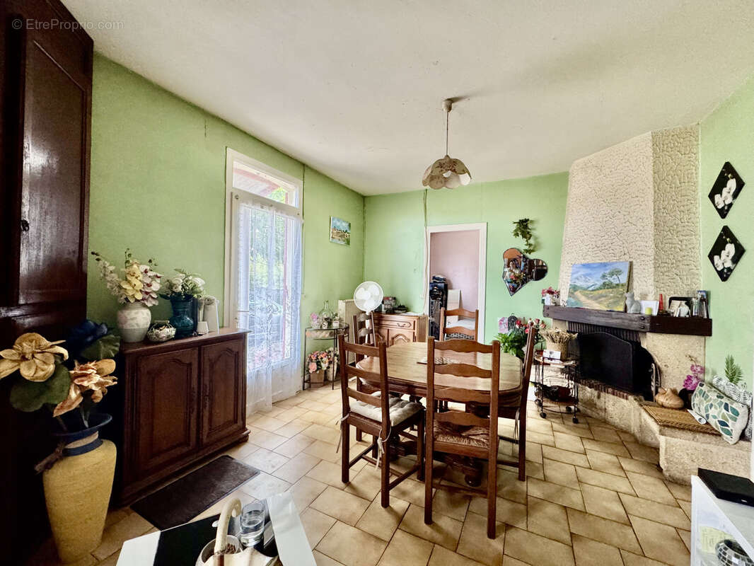 Maison à SAINT-LAURENT-DES-VIGNES