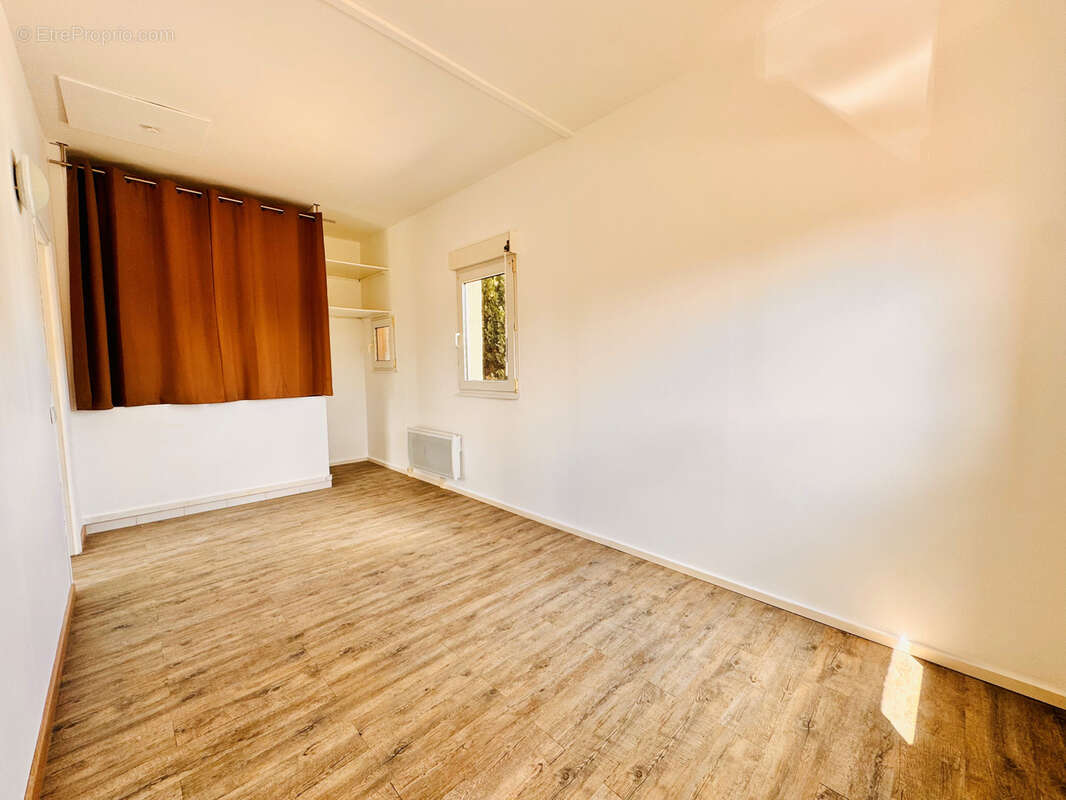 Appartement à EGUILLES