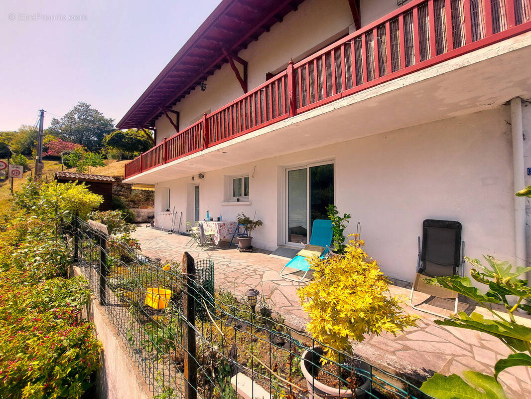 Appartement à GUICHE