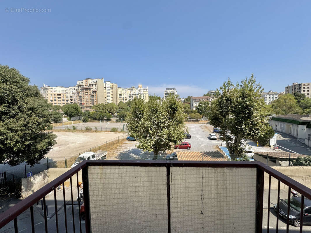 Appartement à MARSEILLE-4E