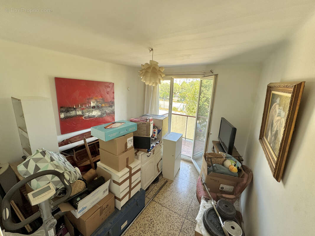 Appartement à MARSEILLE-4E