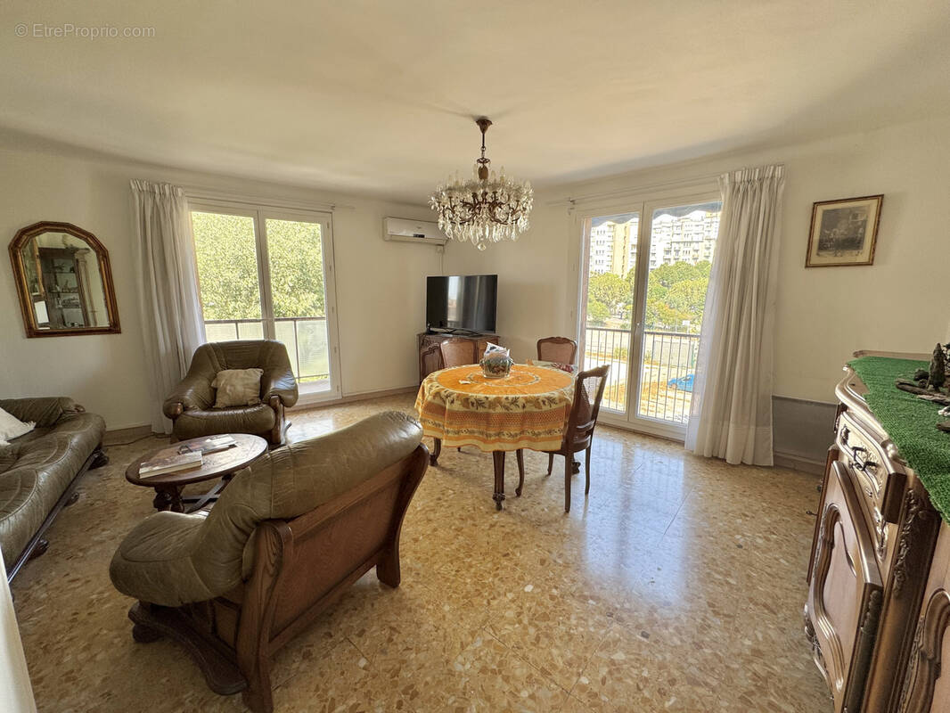 Appartement à MARSEILLE-4E