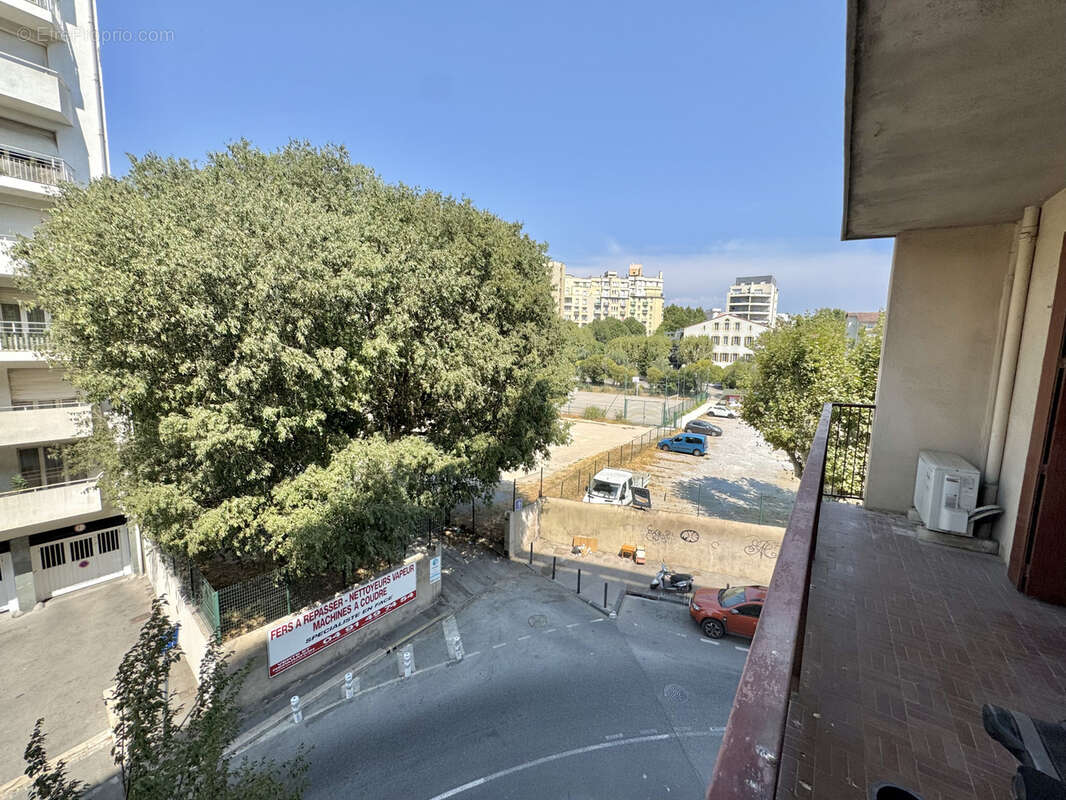 Appartement à MARSEILLE-4E