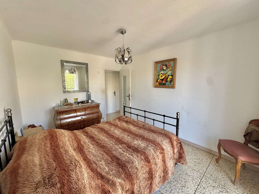Appartement à MARSEILLE-4E