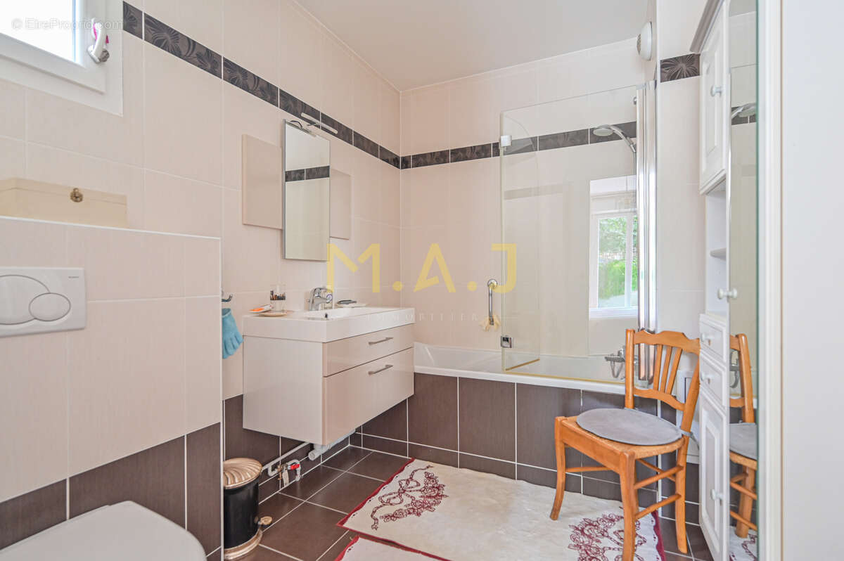 Appartement à LE PERREUX-SUR-MARNE