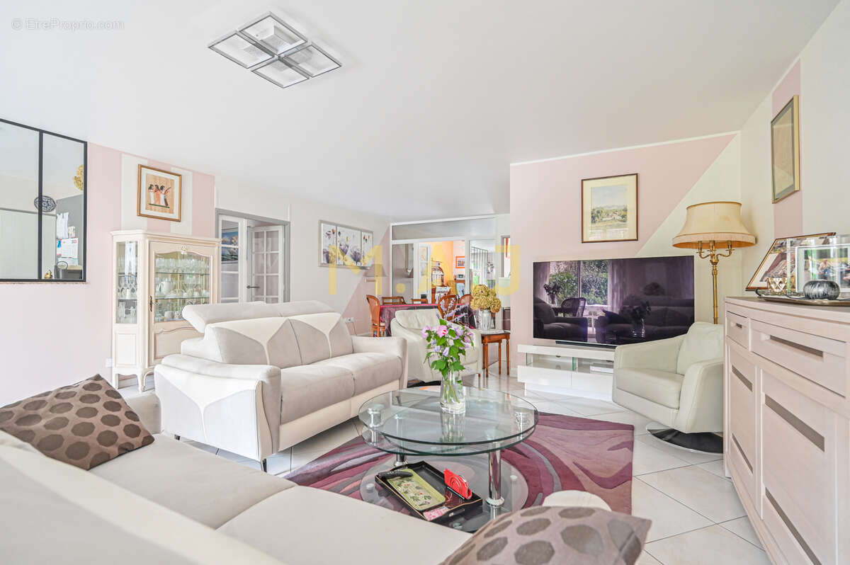 Appartement à LE PERREUX-SUR-MARNE