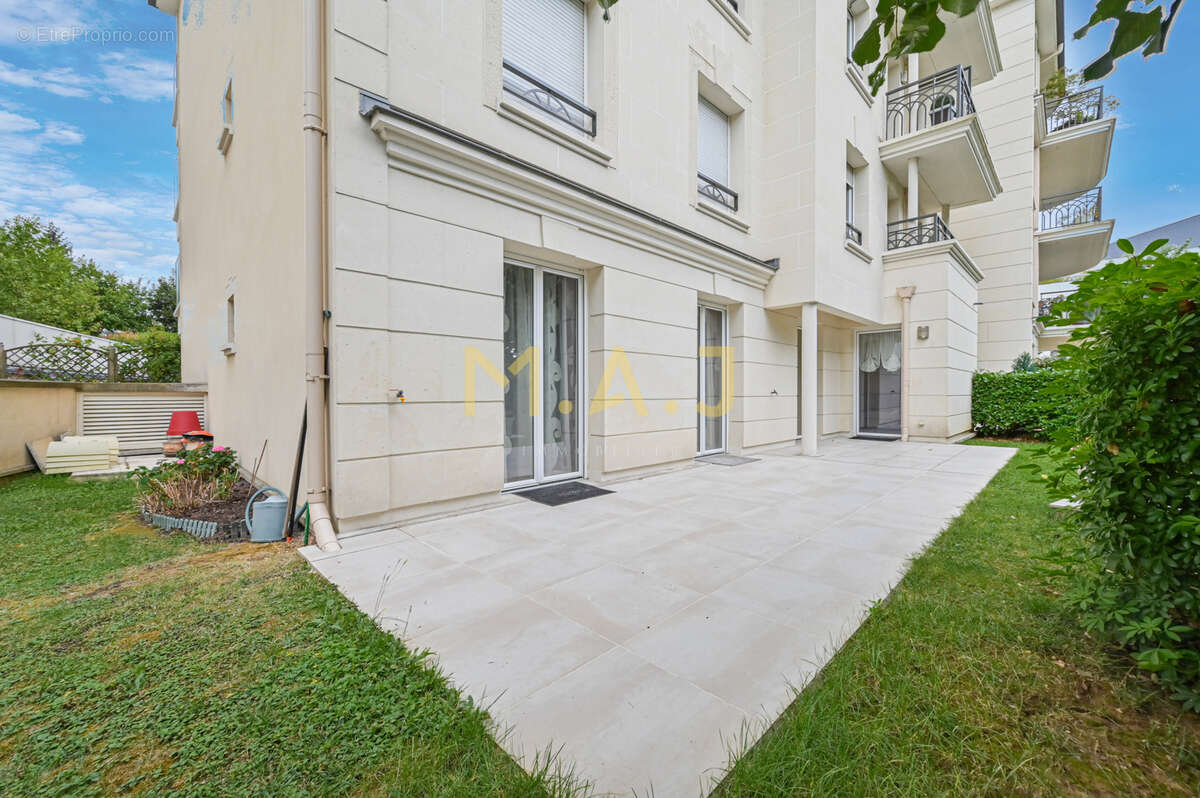 Appartement à LE PERREUX-SUR-MARNE