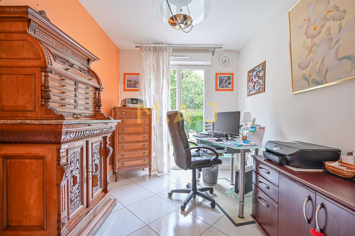 Appartement à LE PERREUX-SUR-MARNE