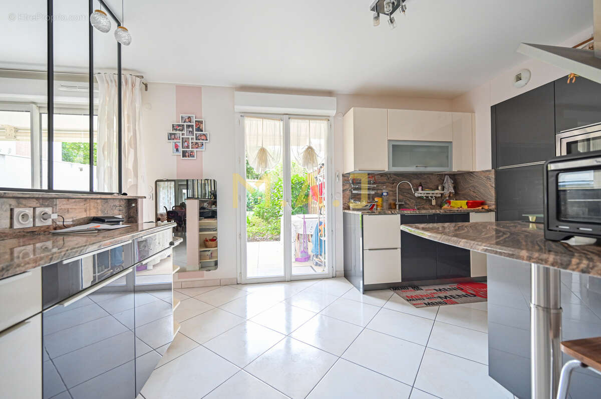 Appartement à LE PERREUX-SUR-MARNE