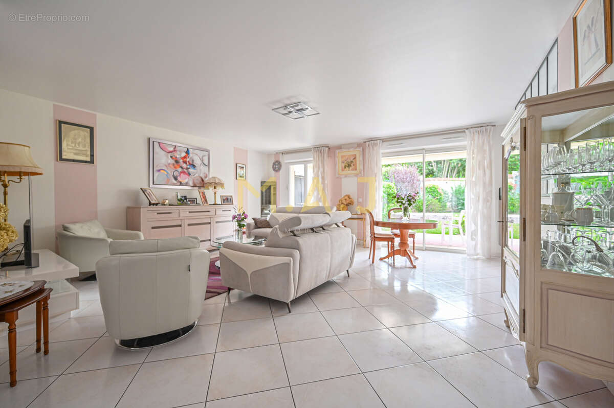 Appartement à LE PERREUX-SUR-MARNE